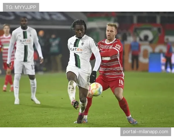 传闻拜仁有意门兴中场科内，球员本人表示专注于本赛季